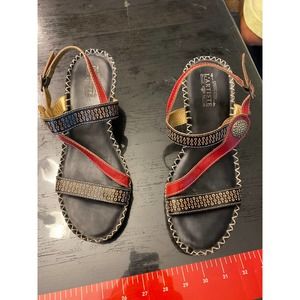 L’artiste Spring Step Dreamer Sz 41 Neutral Red Black Embossed Boho Heel Sandals